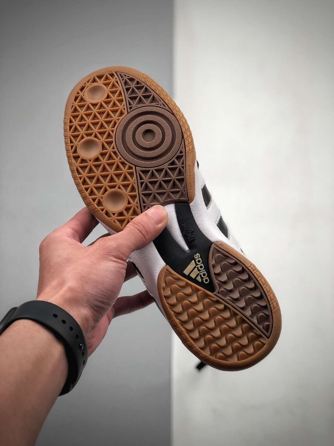 Adidas Samba Millennium 088559: Classic Style and Superior Performance Adidas Samba Millennium 088559: Classic Style and Superior Performance