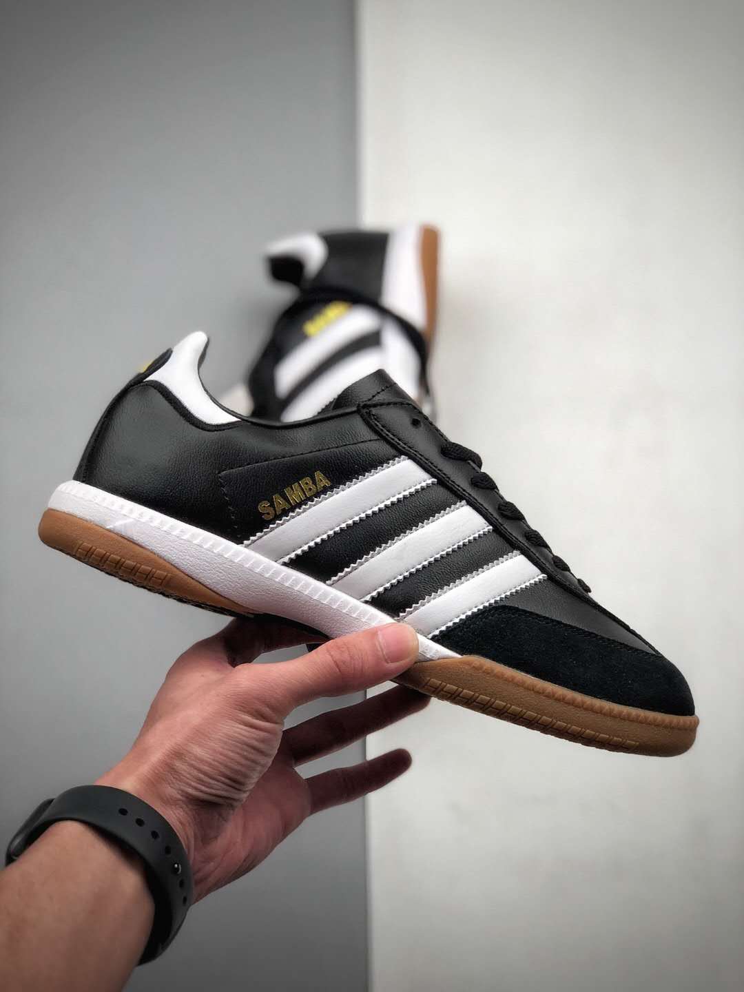 Adidas Samba Millennium 088559: Classic Style and Superior Performance Adidas Samba Millennium 088559: Classic Style and Superior Performance