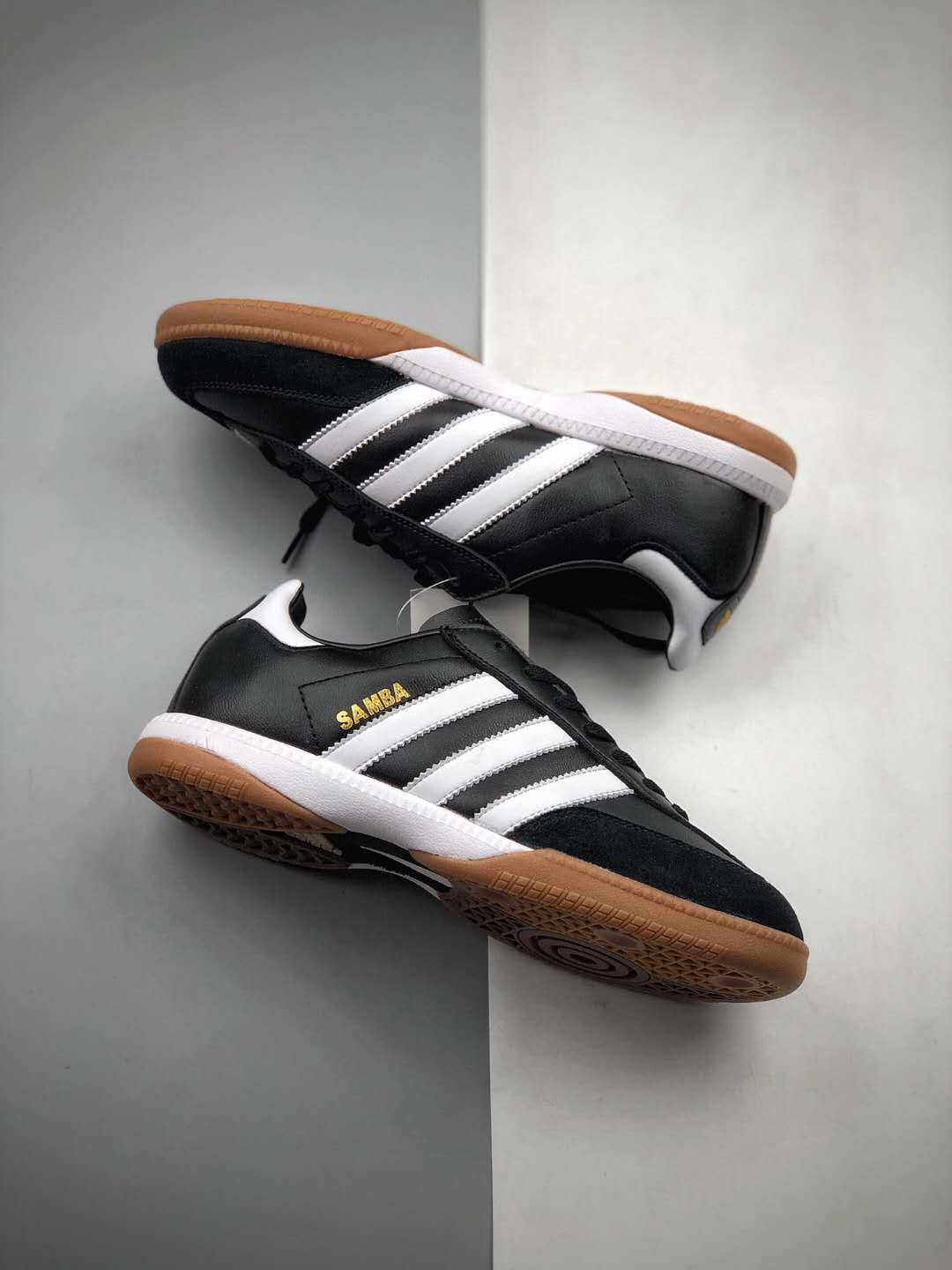 Adidas Samba Millennium 088559: Classic Style and Superior Performance Adidas Samba Millennium 088559: Classic Style and Superior Performance