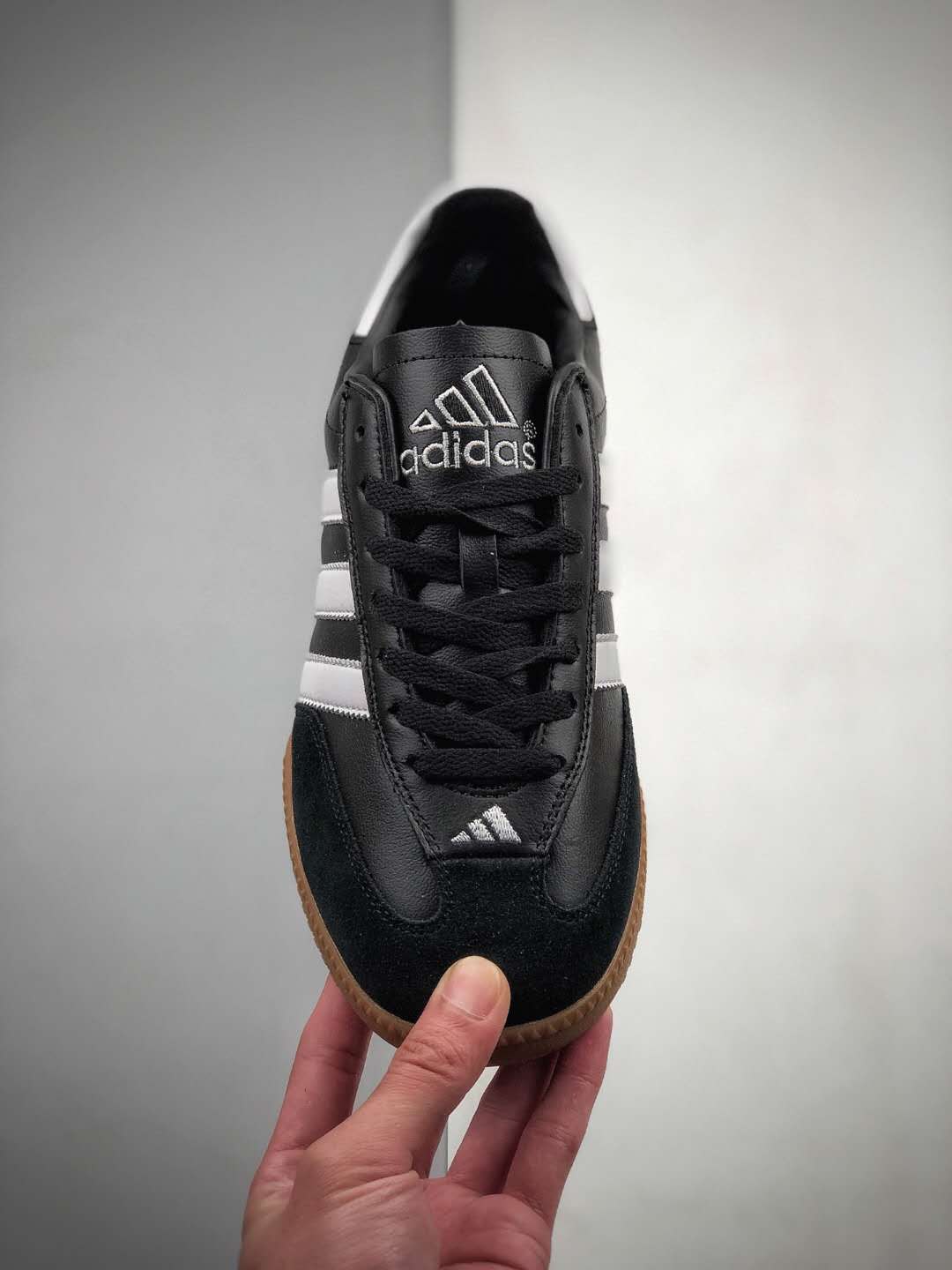 Adidas Samba Millennium 088559: Classic Style and Superior Performance Adidas Samba Millennium 088559: Classic Style and Superior Performance