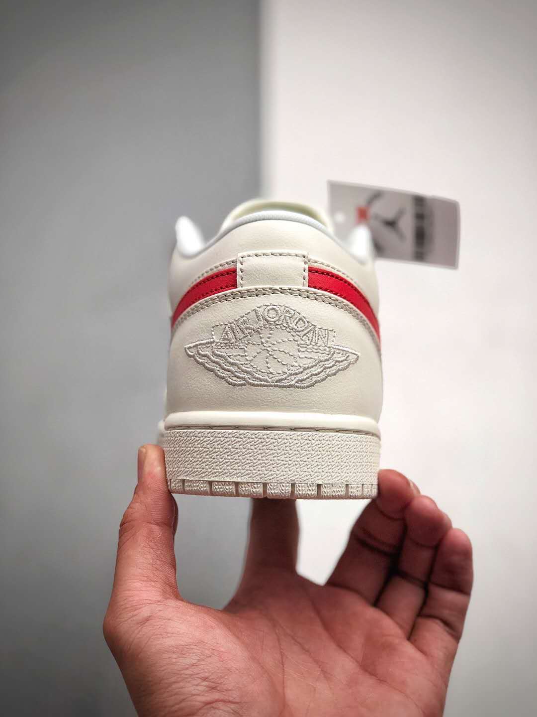 Air Jordan 1 Low 'University Red AO9944-161 - Classic Style in Vibrant University Red