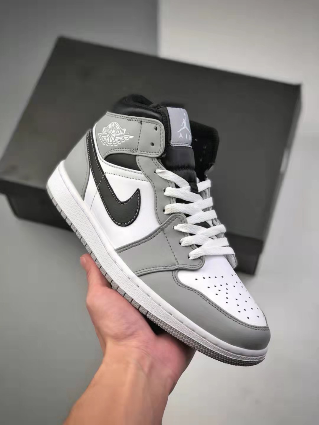 Air Jordan 1 Mid 'Light Smoke Grey' 554724-078 - Premium Sneakers at Great Prices