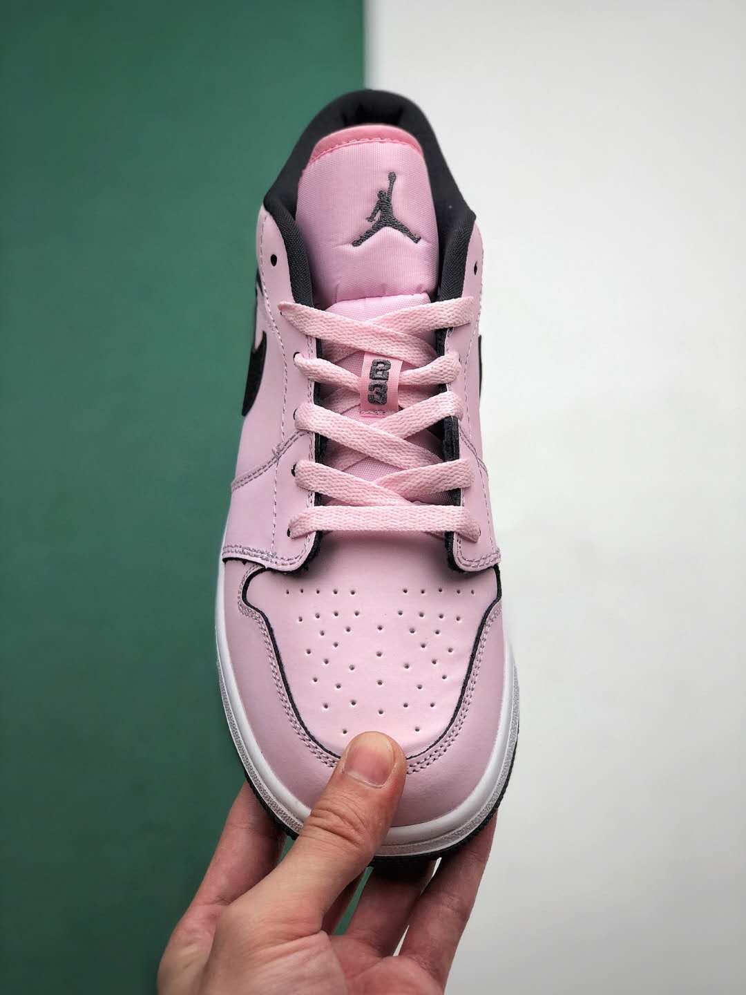 Air Jordan 1 Mid 'Pink Foam' 555112-601 | Iconic Style & Pastel Pink Air Jordan 1 Mid 'Pink Foam' 555112-601 | Iconic Style & Pastel Pink