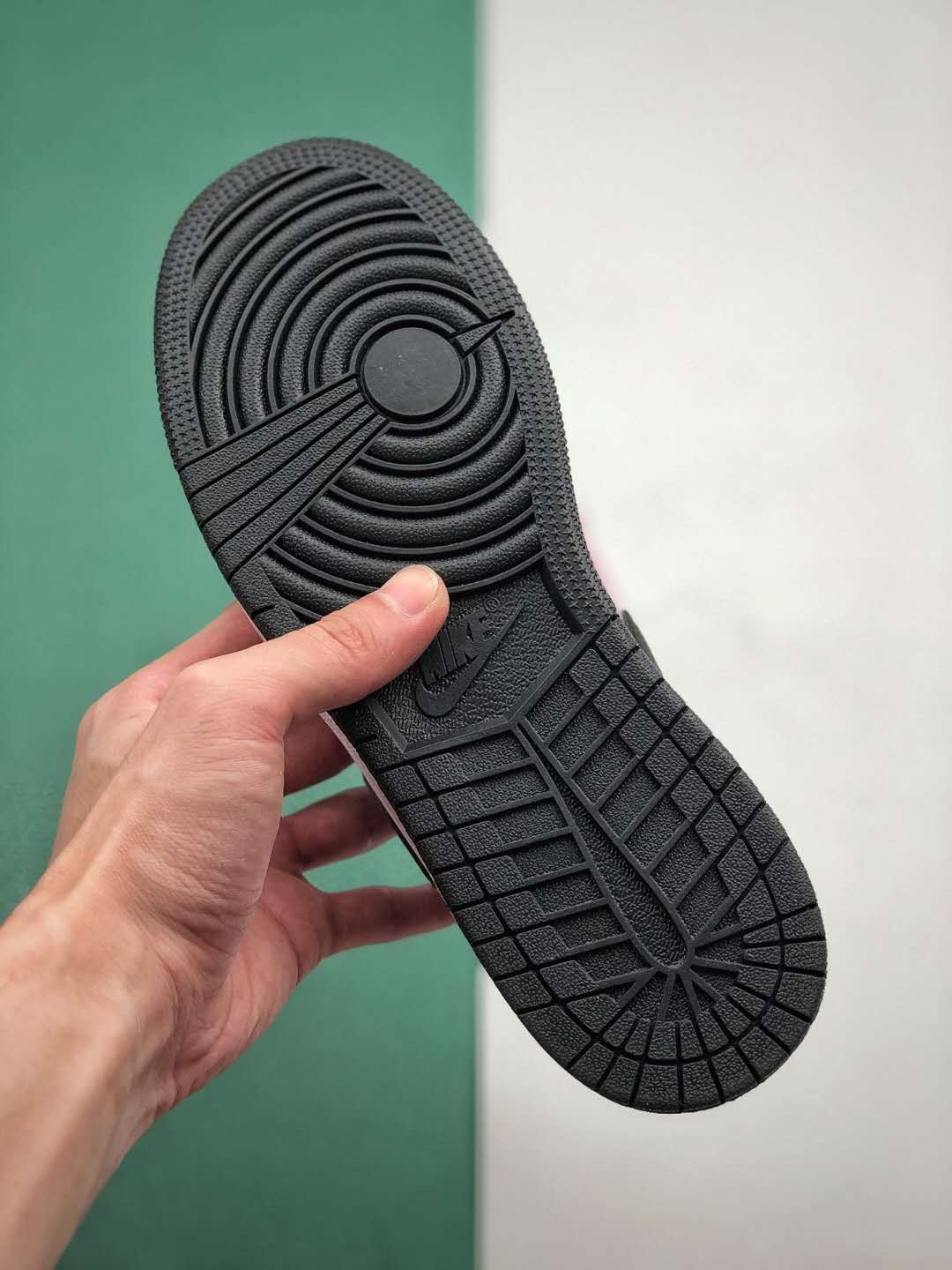 Air Jordan 1 Mid 'Pink Foam' 555112-601 | Iconic Style & Pastel Pink Air Jordan 1 Mid 'Pink Foam' 555112-601 | Iconic Style & Pastel Pink