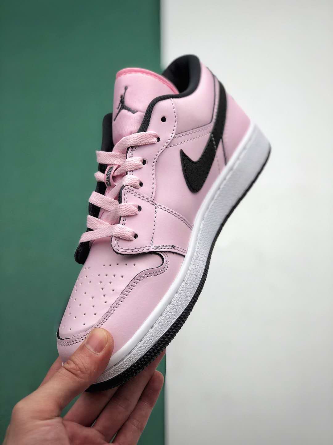Air Jordan 1 Mid 'Pink Foam' 555112-601 | Iconic Style & Pastel Pink Air Jordan 1 Mid 'Pink Foam' 555112-601 | Iconic Style & Pastel Pink