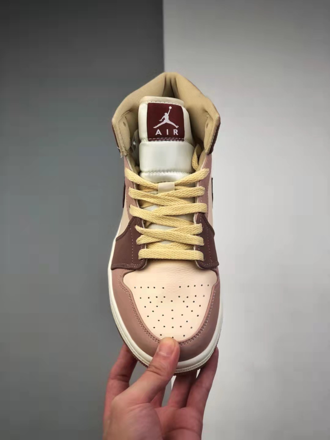 Air Jordan 1 Mid SE 'Dark Pony Smoky Mauve' DO7440-821 - Premium Style and Unique Colorway Available at Great Prices! Air Jordan 1 Mid SE 'Dark Pony Smoky Mauve' DO7440-821 - Premium Style and Unique Colorway Available at Great Prices!