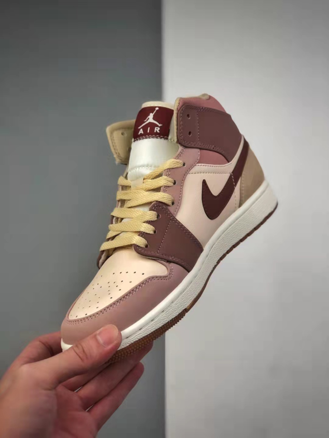 Air Jordan 1 Mid SE 'Dark Pony Smoky Mauve' DO7440-821 - Premium Style and Unique Colorway Available at Great Prices! Air Jordan 1 Mid SE 'Dark Pony Smoky Mauve' DO7440-821 - Premium Style and Unique Colorway Available at Great Prices!