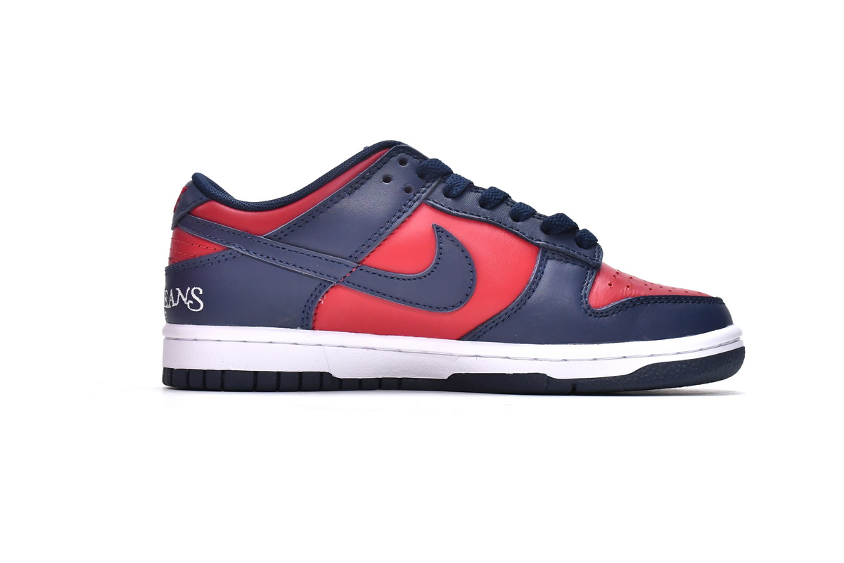 Supreme x Nike SB Dunks Low 'Blue Red' DO7412-982 - Limited Edition Fashion Collaboration Supreme x Nike SB Dunks Low 'Blue Red' DO7412-982 - Limited Edition Fashion Collaboration