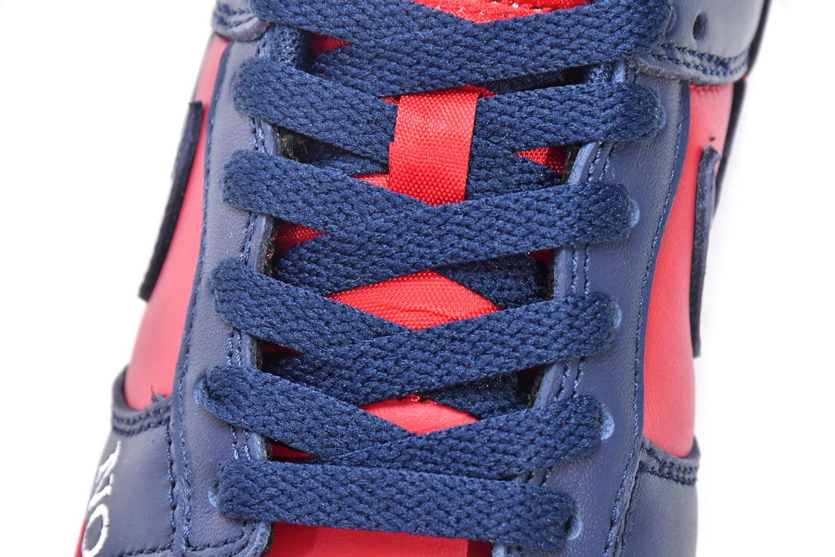 Supreme x Nike SB Dunks Low 'Blue Red' DO7412-982 - Limited Edition Fashion Collaboration Supreme x Nike SB Dunks Low 'Blue Red' DO7412-982 - Limited Edition Fashion Collaboration