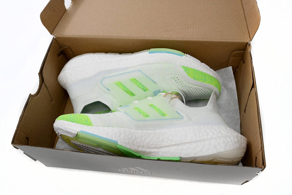 Adidas Ultra Boost 22 White Green GX5926 - Lightweight and Responsive Footwear Adidas Ultra Boost 22 White Green GX5926 - Lightweight and Responsive Footwear