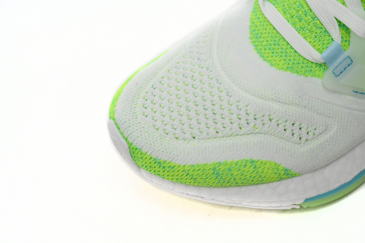 Adidas Ultra Boost 22 White Green GX5926 - Lightweight and Responsive Footwear Adidas Ultra Boost 22 White Green GX5926 - Lightweight and Responsive Footwear