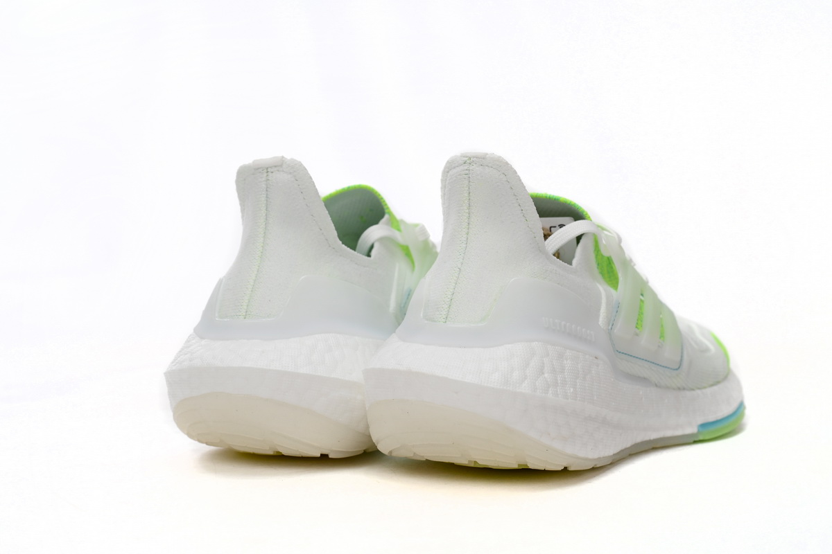 Adidas Ultra Boost 22 White Green GX5926 - Lightweight and Responsive Footwear Adidas Ultra Boost 22 White Green GX5926 - Lightweight and Responsive Footwear