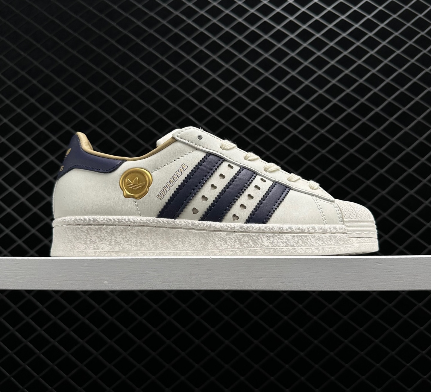 Adidas Originals Superstar Off White Shadow Navy IE6977 - Classic Style with a Modern Twist!