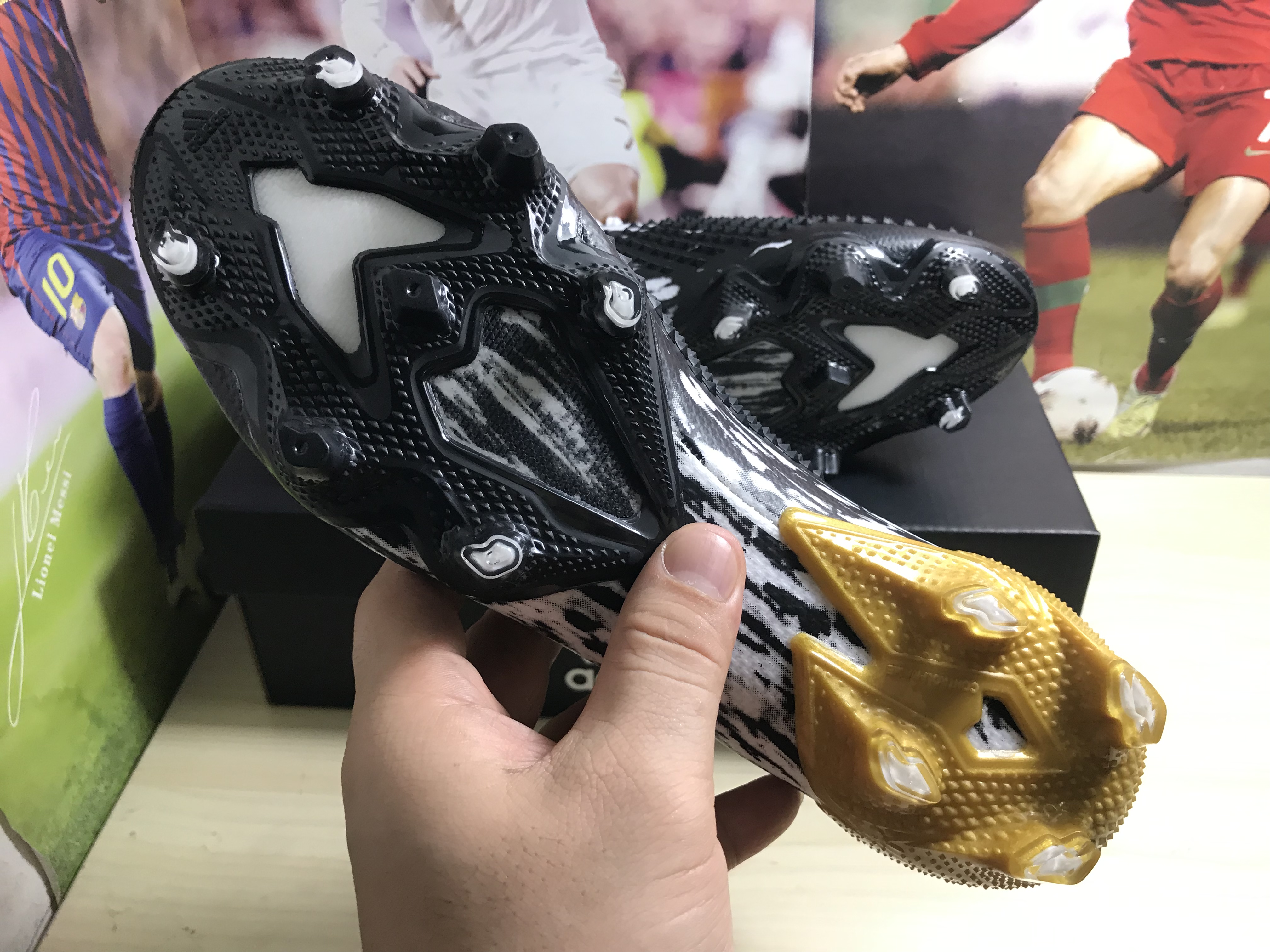 Adidas Predator Mutator 20.1 Low FG White Gold Metallic - FW9182 Adidas Predator Mutator 20.1 Low FG White Gold Metallic - FW9182
