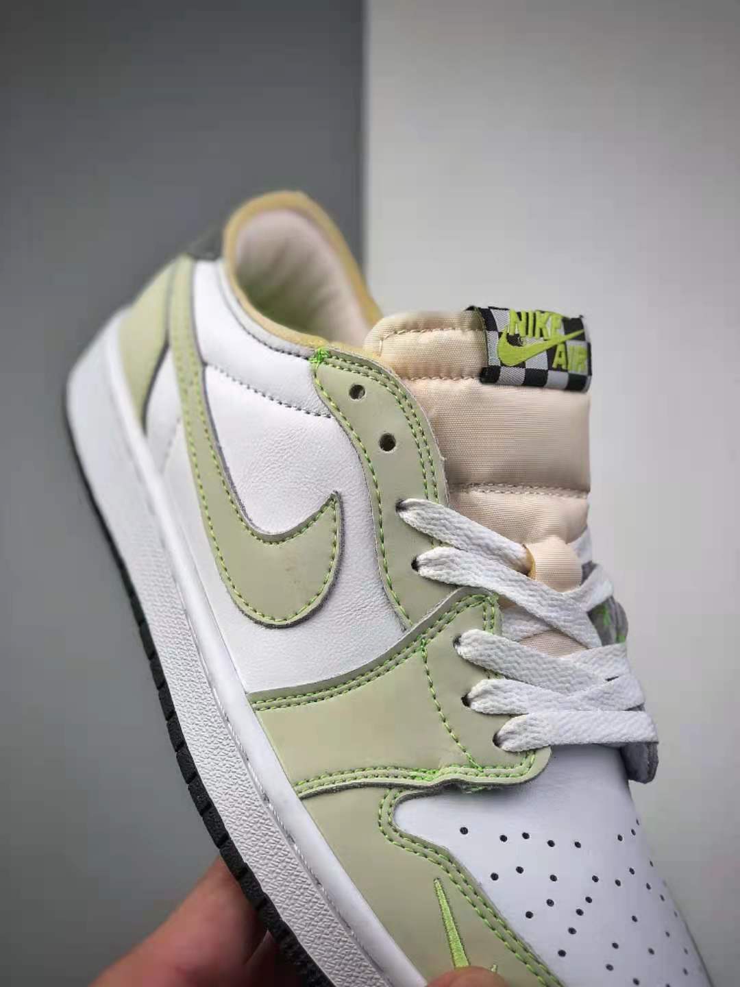 Air Jordan 1 Low OG Ghost Green DM7837-103 - Sleek Style & Comfort Air Jordan 1 Low OG Ghost Green DM7837-103 - Sleek Style & Comfort
