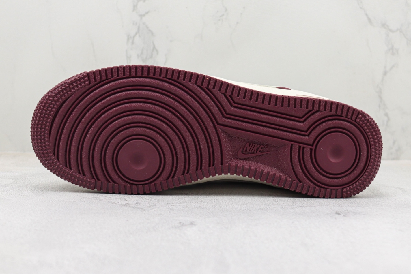 Nike Air Force 1 07 Low Pearlescent Beige Dark Red DD9915-666 - Sleek Style and Supreme Comfort Nike Air Force 1 07 Low Pearlescent Beige Dark Red DD9915-666 - Sleek Style and Supreme Comfort