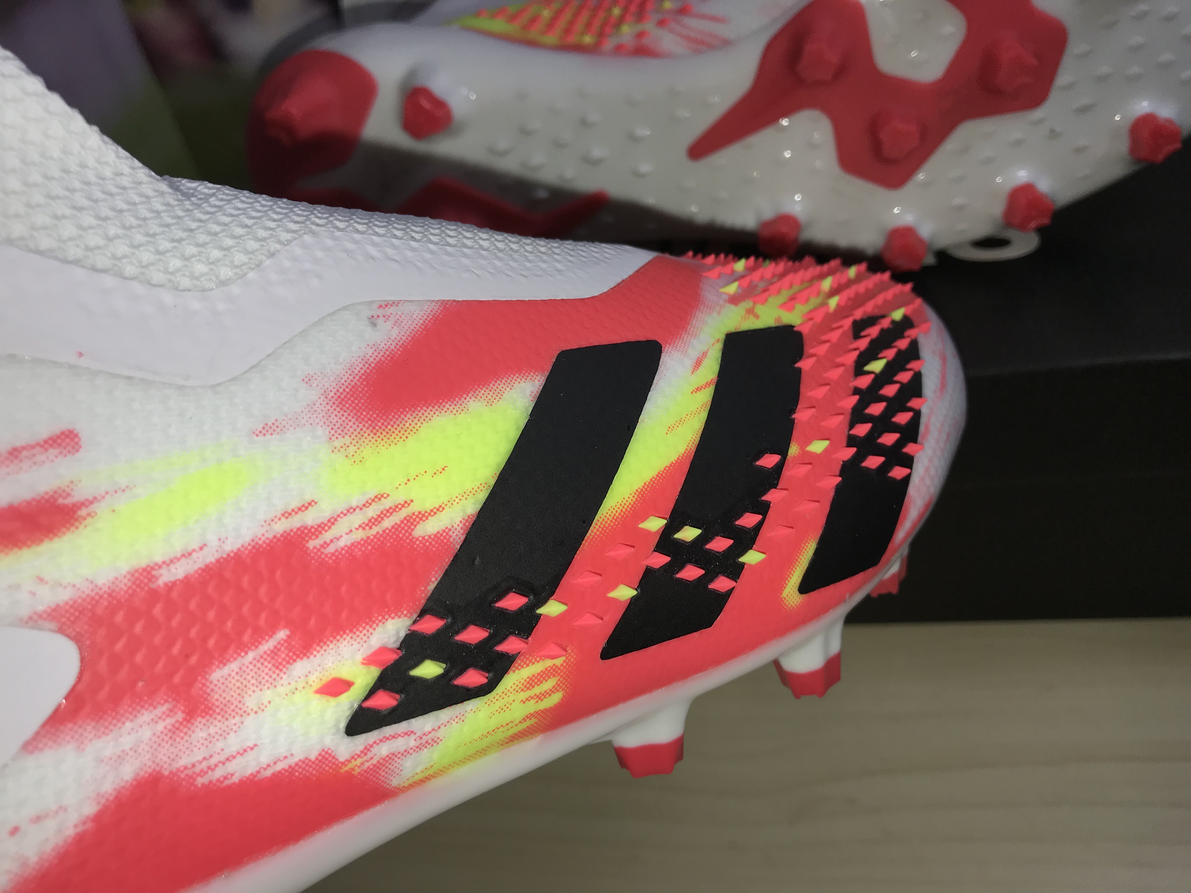 Adidas Predator Mutator 20.1 Ag 'White Core Black Pop' EG1623 - Shop Now!