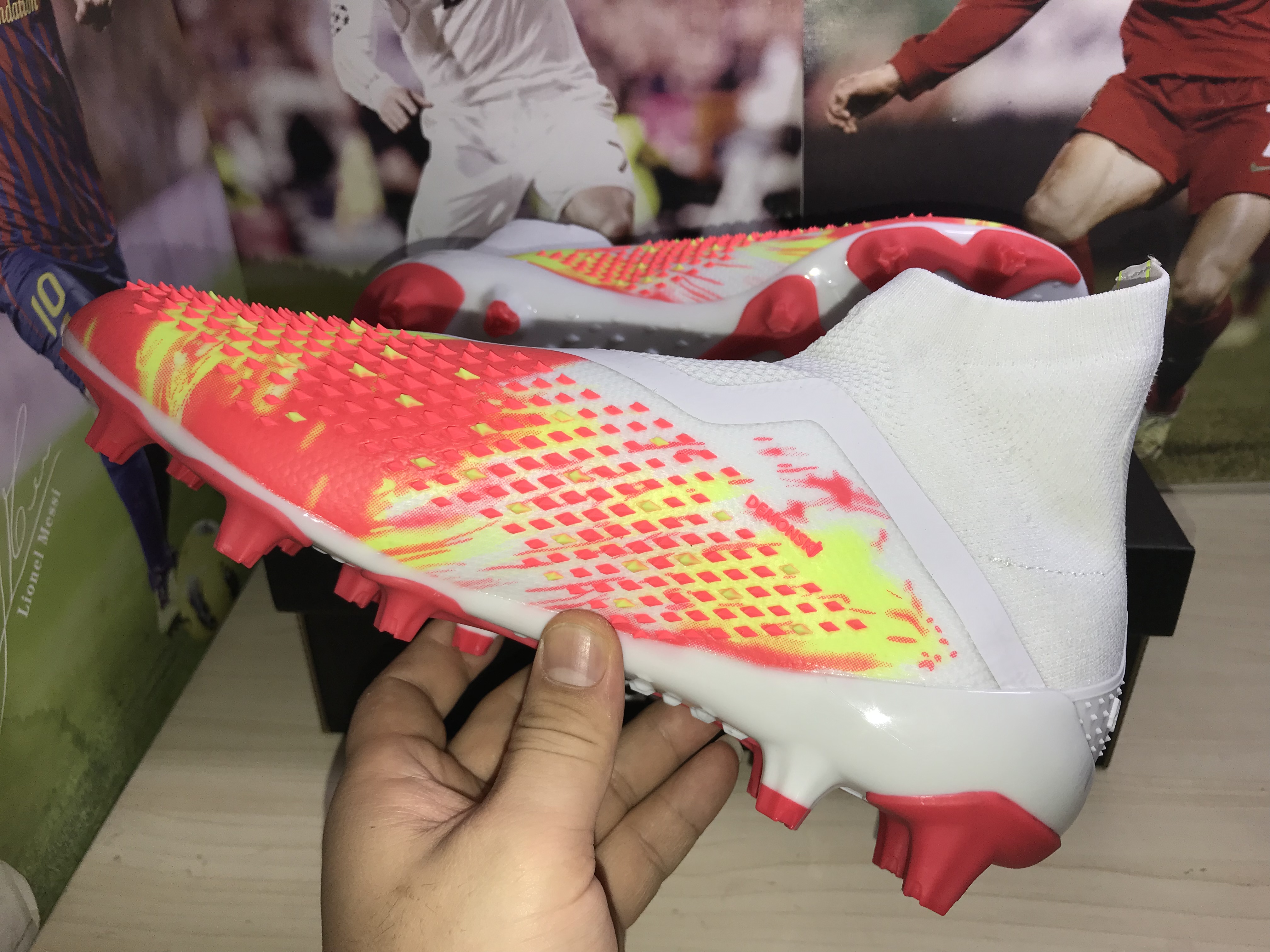 Adidas Predator Mutator 20.1 Ag 'White Core Black Pop' EG1623 - Shop Now!