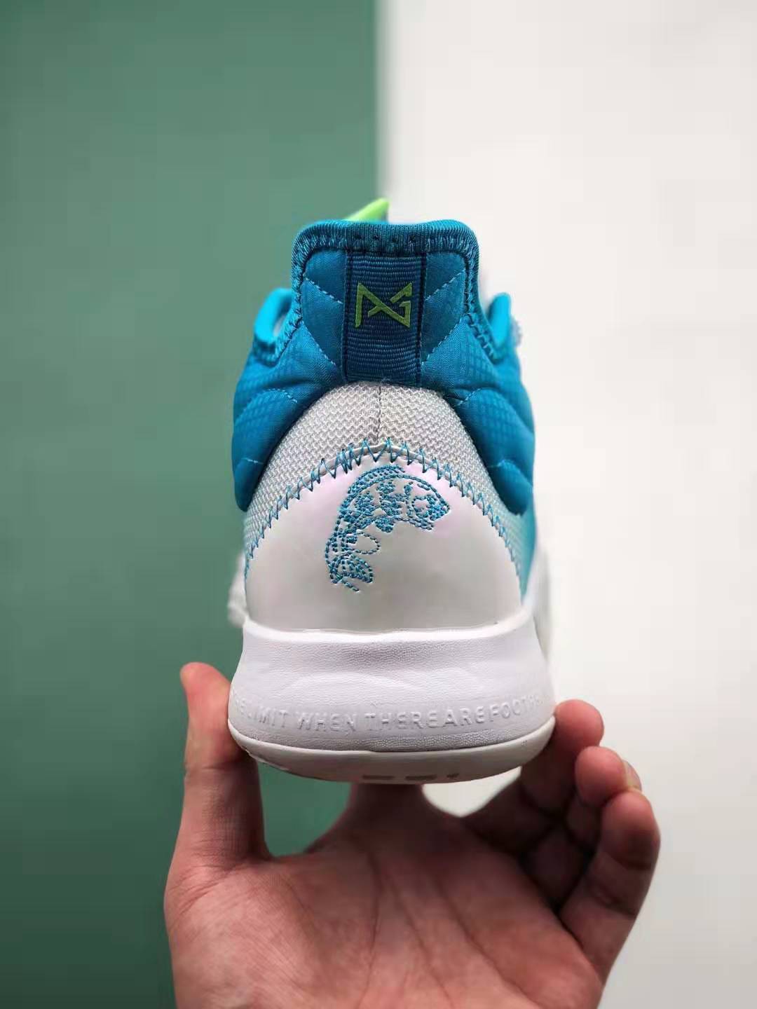 Nike PG 3 Lure Mid Tops | Lightweight Blue White Gradient | Non-Slip AO2608-005 Nike PG 3 Lure Mid Tops | Lightweight Blue White Gradient | Non-Slip AO2608-005