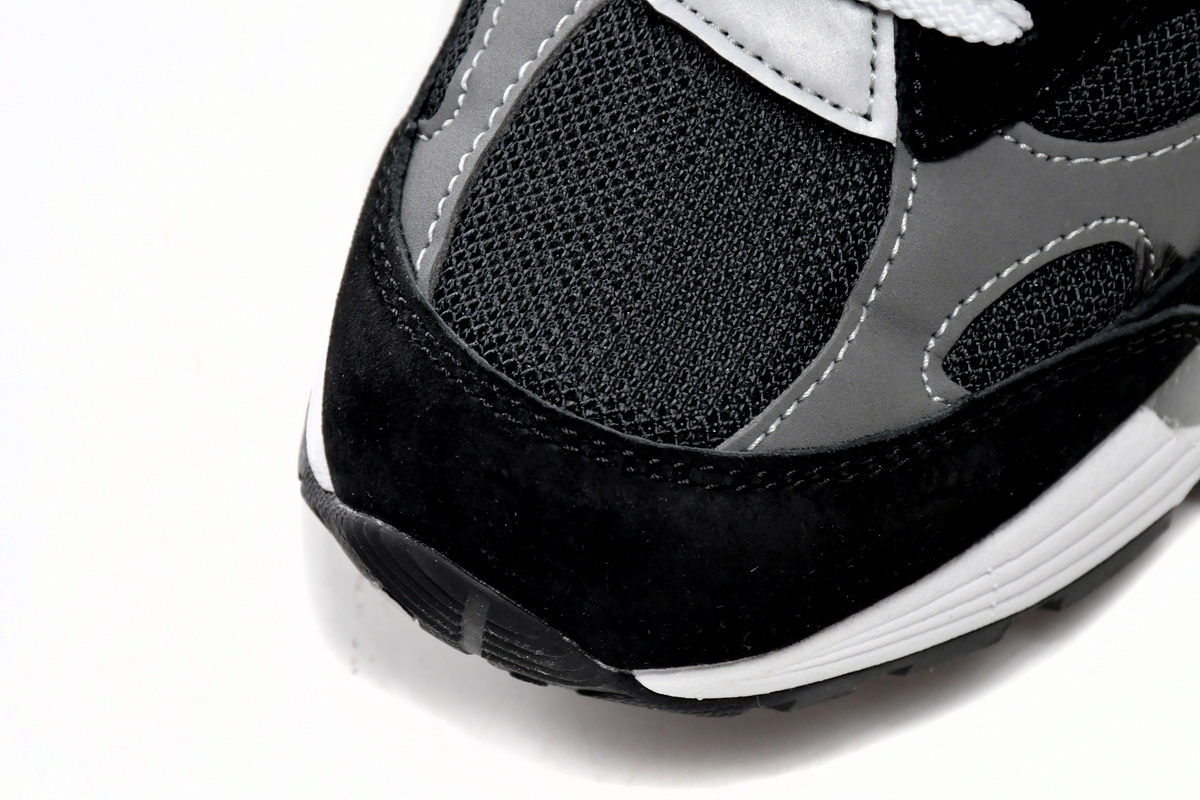 New Balance 992 Made In USA 'Black' Sneakers - Premium Quality & Style New Balance 992 Made In USA 'Black' Sneakers - Premium Quality & Style