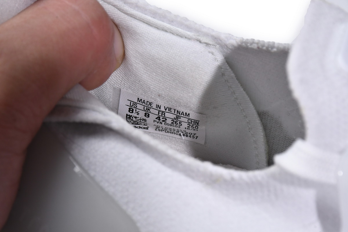 Adidas UltraBoost 22 'Cloud White' GX5459 - Stylish and Comfortable Sneakers Adidas UltraBoost 22 'Cloud White' GX5459 - Stylish and Comfortable Sneakers