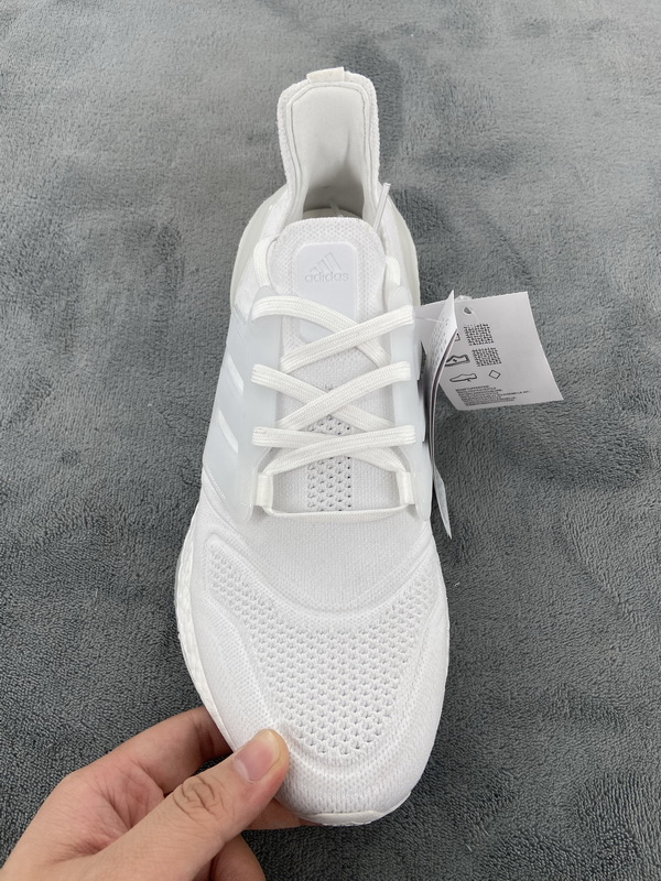 Adidas UltraBoost 22 'Cloud White' GX5459 - Stylish and Comfortable Sneakers Adidas UltraBoost 22 'Cloud White' GX5459 - Stylish and Comfortable Sneakers