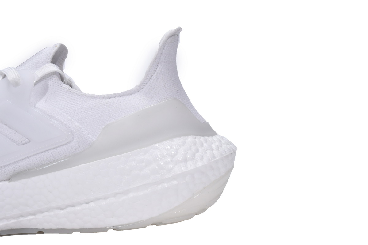 Adidas UltraBoost 22 'Cloud White' GX5459 - Stylish and Comfortable Sneakers Adidas UltraBoost 22 'Cloud White' GX5459 - Stylish and Comfortable Sneakers