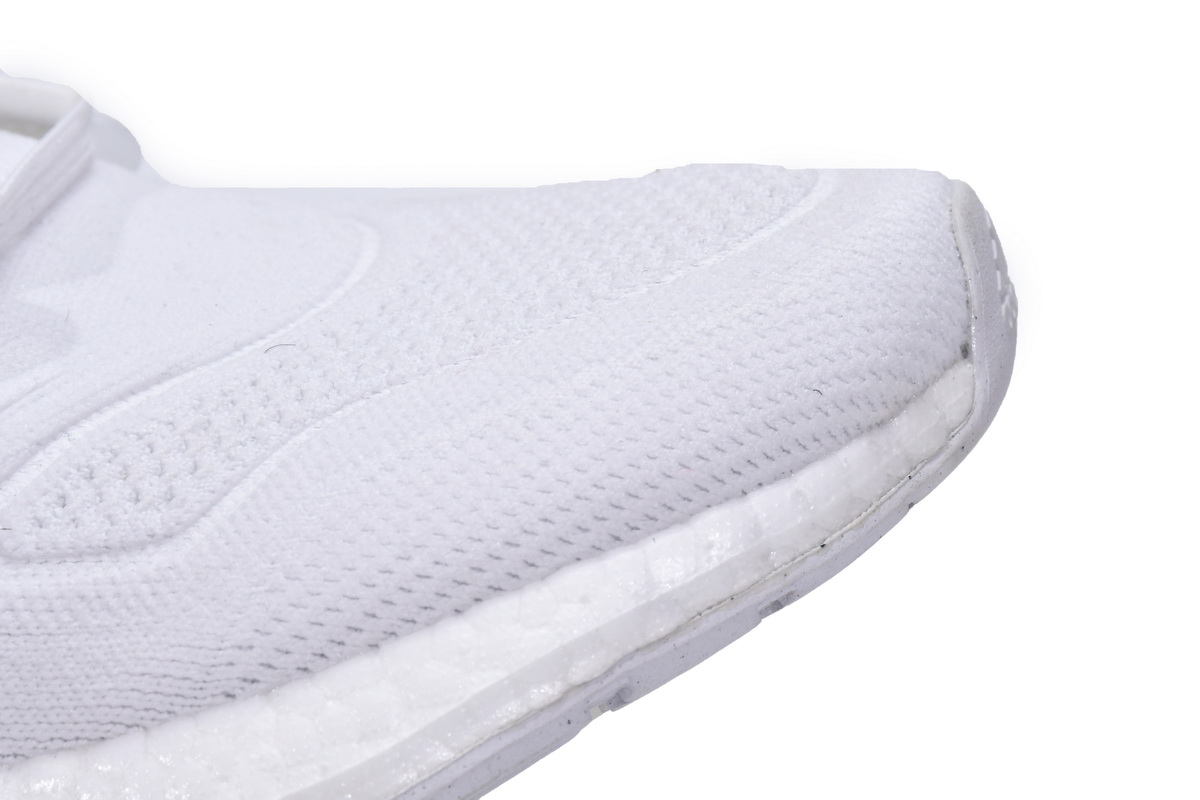 Adidas UltraBoost 22 'Cloud White' GX5459 - Stylish and Comfortable Sneakers Adidas UltraBoost 22 'Cloud White' GX5459 - Stylish and Comfortable Sneakers
