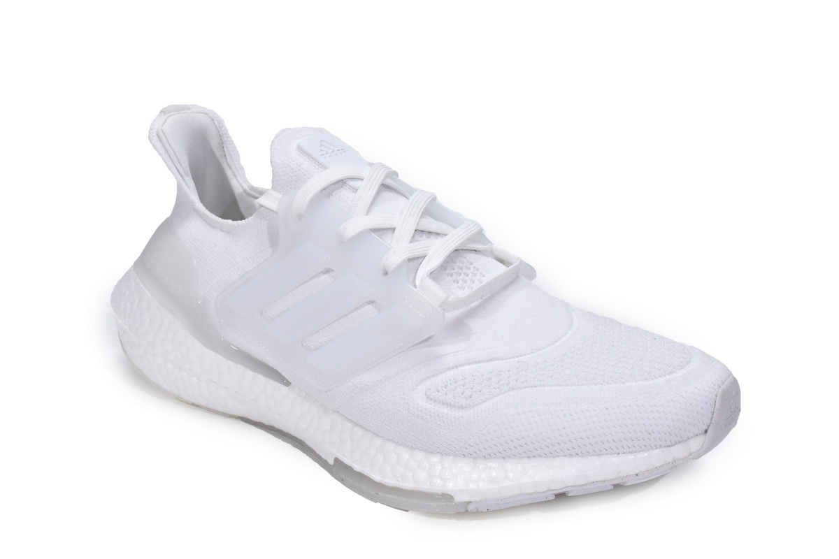 Adidas UltraBoost 22 'Cloud White' GX5459 - Stylish and Comfortable Sneakers Adidas UltraBoost 22 'Cloud White' GX5459 - Stylish and Comfortable Sneakers
