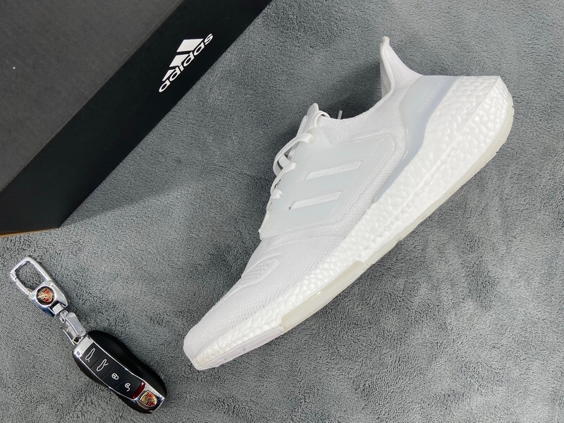 Adidas UltraBoost 22 'Cloud White' GX5459 - Stylish and Comfortable Sneakers Adidas UltraBoost 22 'Cloud White' GX5459 - Stylish and Comfortable Sneakers