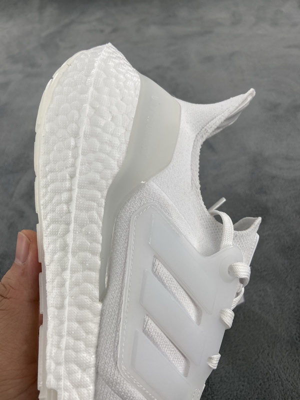 Adidas UltraBoost 22 'Cloud White' GX5459 - Stylish and Comfortable Sneakers Adidas UltraBoost 22 'Cloud White' GX5459 - Stylish and Comfortable Sneakers