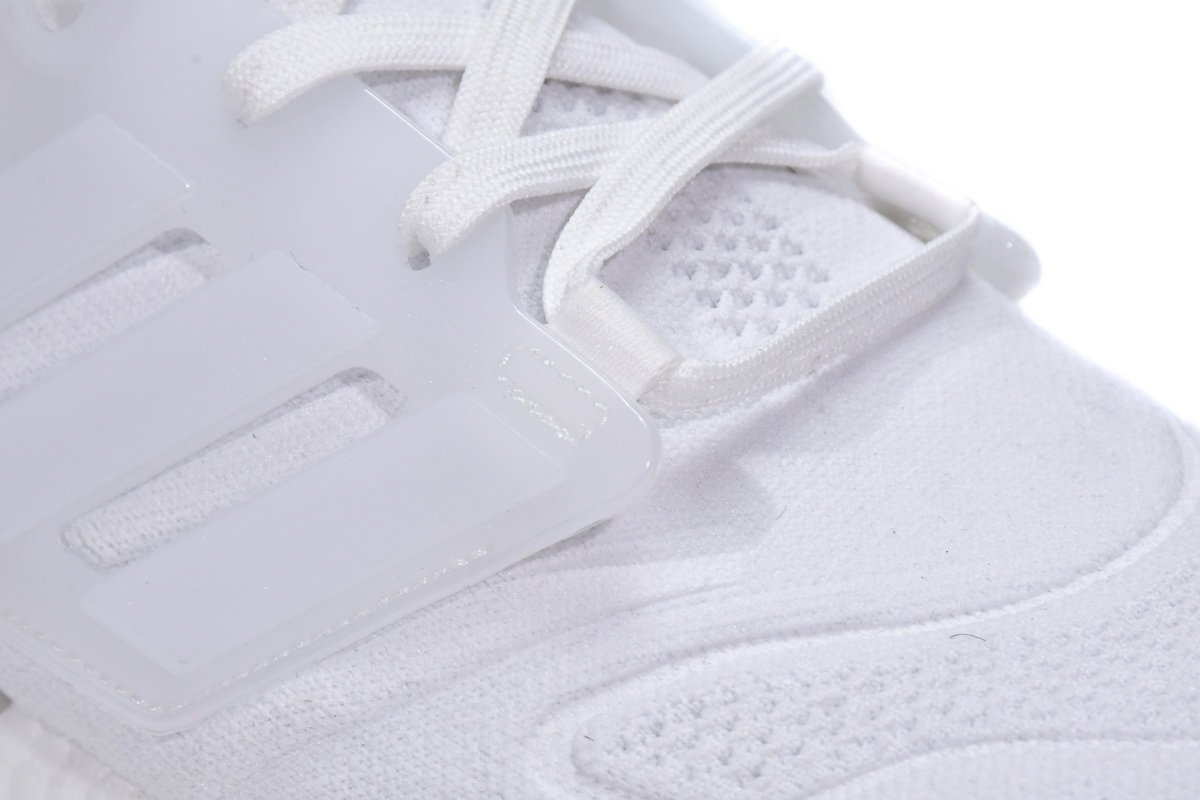 Adidas UltraBoost 22 'Cloud White' GX5459 - Stylish and Comfortable Sneakers Adidas UltraBoost 22 'Cloud White' GX5459 - Stylish and Comfortable Sneakers