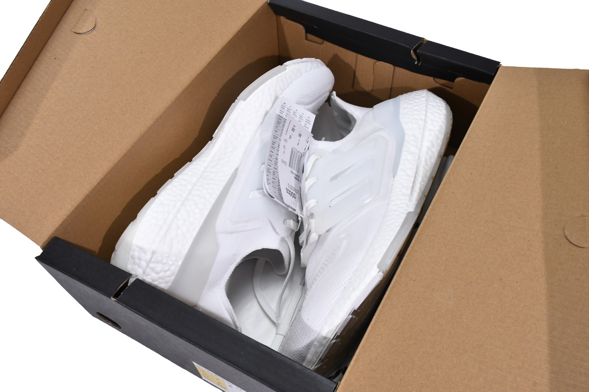 Adidas UltraBoost 22 'Cloud White' GX5459 - Stylish and Comfortable Sneakers Adidas UltraBoost 22 'Cloud White' GX5459 - Stylish and Comfortable Sneakers