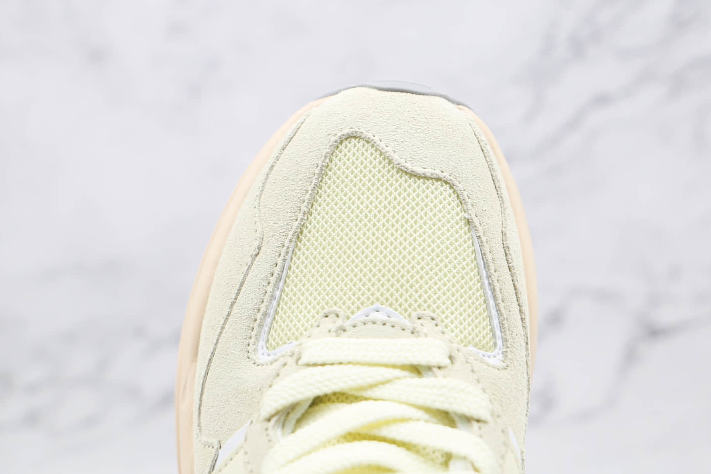 New Balance 57 40 'Clear Yellow' W5740CE - Stylish and Vibrant Athletic Shoes New Balance 57 40 'Clear Yellow' W5740CE - Stylish and Vibrant Athletic Shoes
