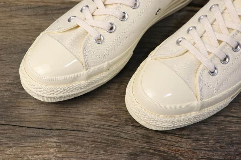 Converse Chuck 70 Low Top x Comme des Garcons Play 150207C - Limited Edition Collab! Converse Chuck 70 Low Top x Comme des Garcons Play 150207C - Limited Edition Collab!