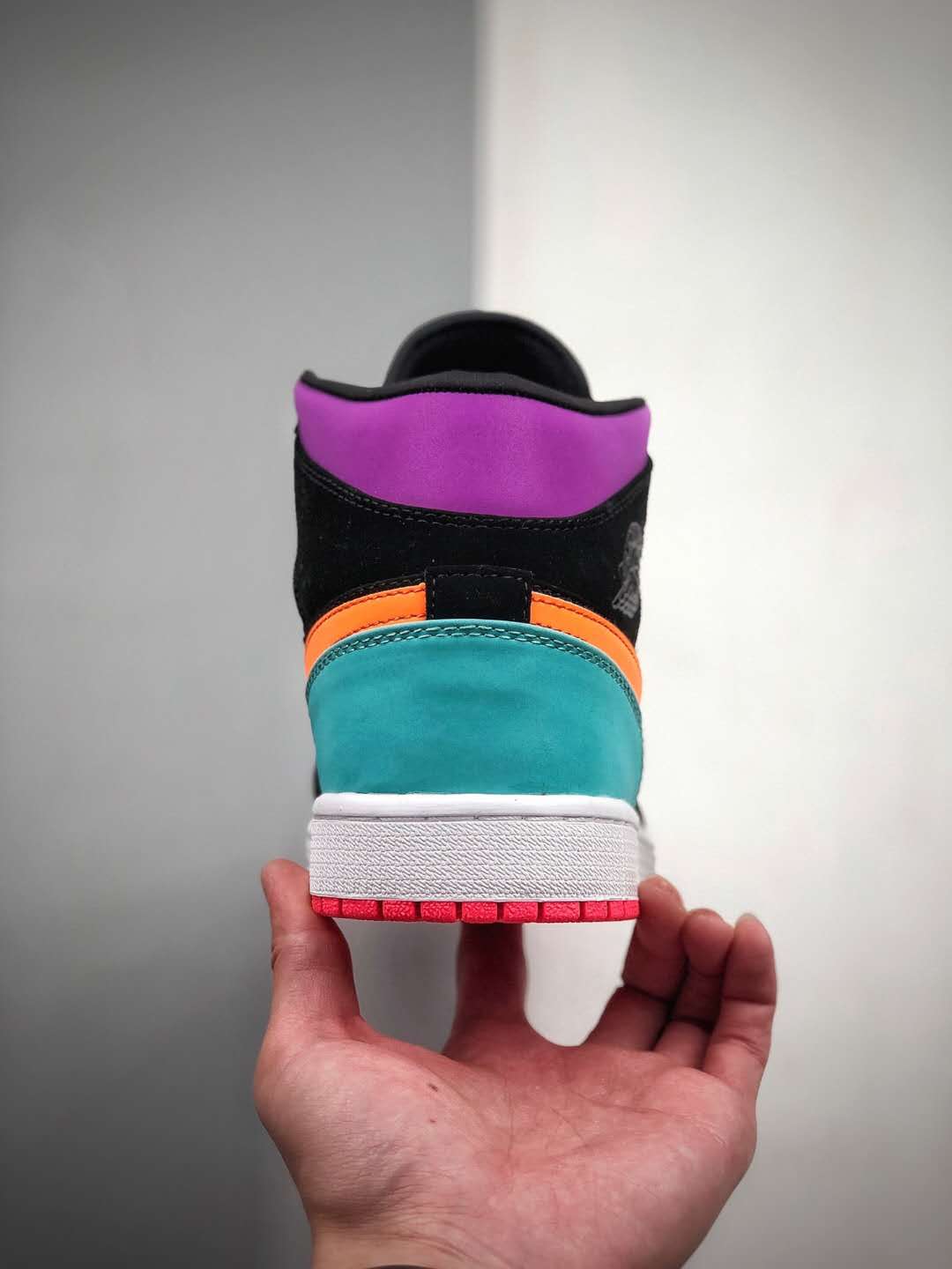 Air Jordan 1 Mid 'Candy' 554725-083 - Stylish and Iconic Sneakers for Fashion-Forward Individuals Air Jordan 1 Mid 'Candy' 554725-083 - Stylish and Iconic Sneakers for Fashion-Forward Individuals