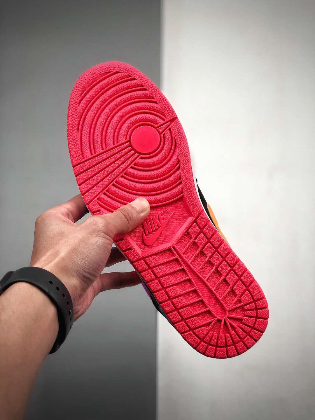 Air Jordan 1 Mid 'Candy' 554725-083 - Stylish and Iconic Sneakers for Fashion-Forward Individuals Air Jordan 1 Mid 'Candy' 554725-083 - Stylish and Iconic Sneakers for Fashion-Forward Individuals