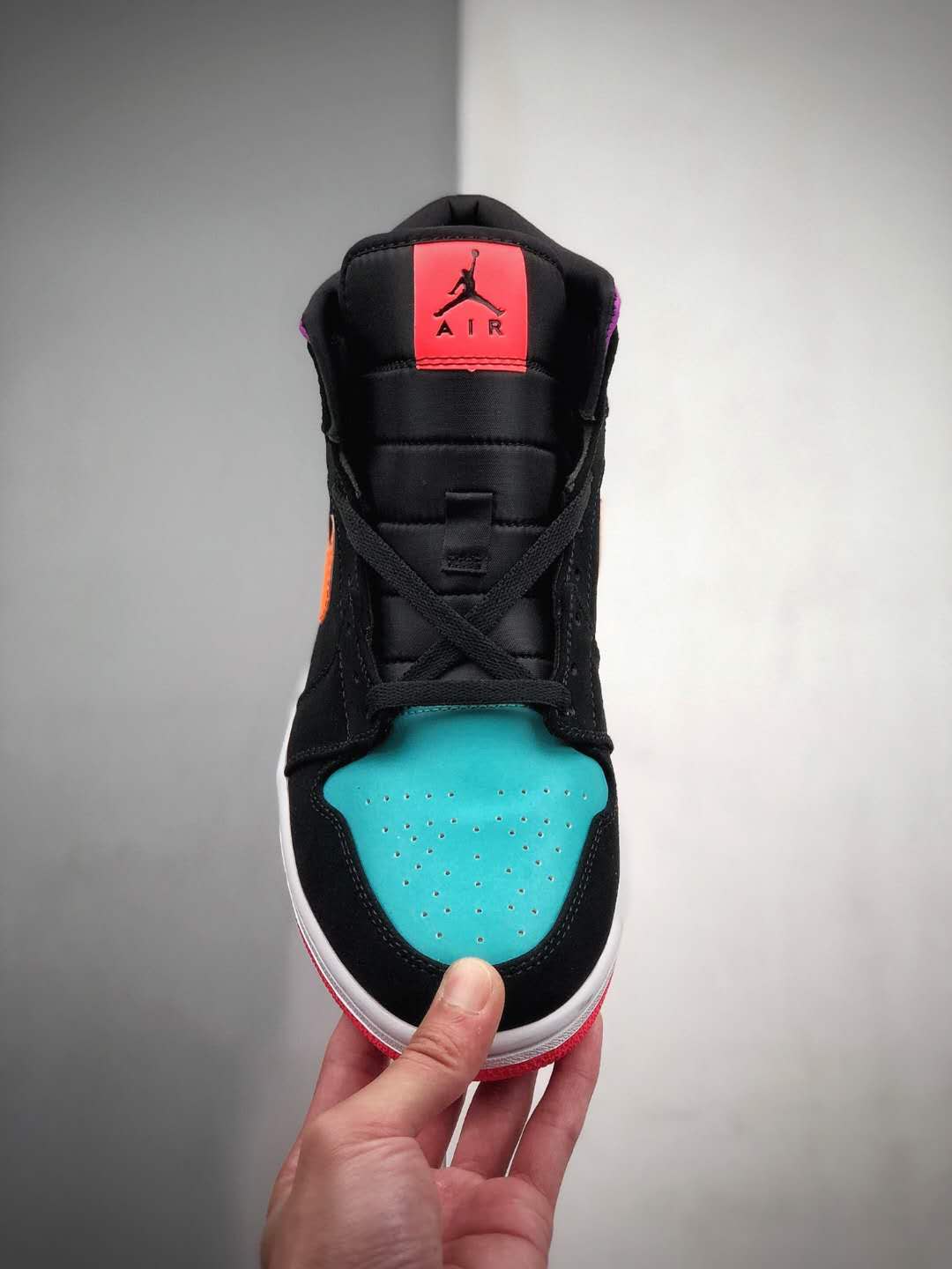 Air Jordan 1 Mid 'Candy' 554725-083 - Stylish and Iconic Sneakers for Fashion-Forward Individuals Air Jordan 1 Mid 'Candy' 554725-083 - Stylish and Iconic Sneakers for Fashion-Forward Individuals