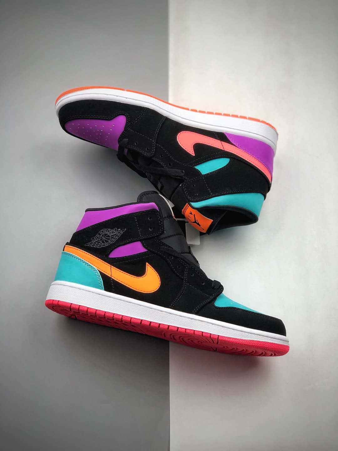 Air Jordan 1 Mid 'Candy' 554725-083 - Stylish and Iconic Sneakers for Fashion-Forward Individuals Air Jordan 1 Mid 'Candy' 554725-083 - Stylish and Iconic Sneakers for Fashion-Forward Individuals