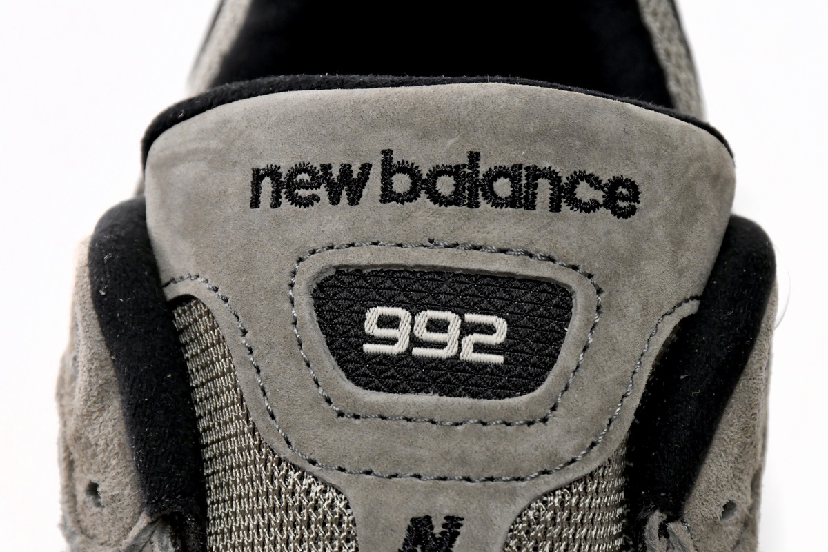 New Balance JJJJound X 992 Made In USA 'Grey' M992J2 - Limited Edition Sneakers New Balance JJJJound X 992 Made In USA 'Grey' M992J2 - Limited Edition Sneakers