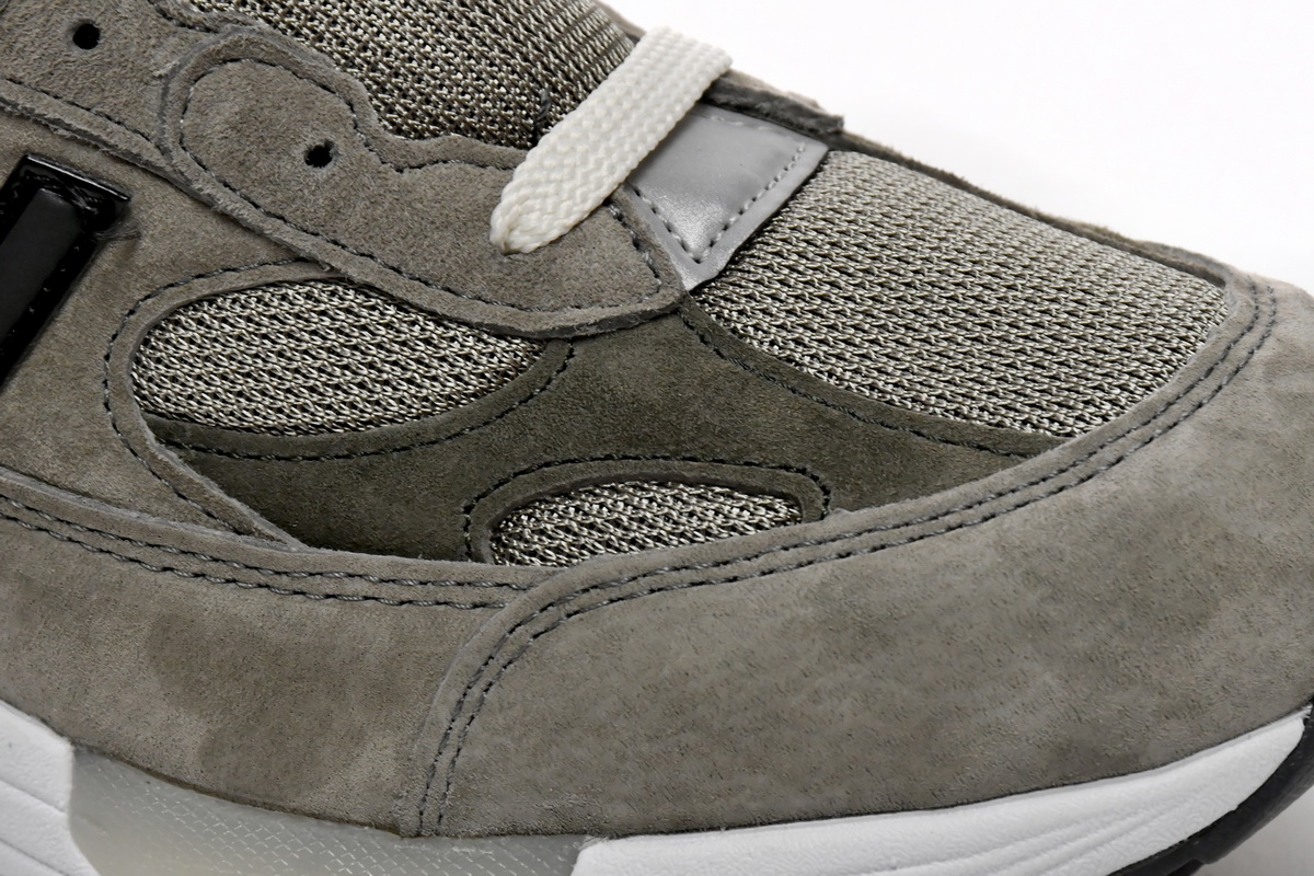 New Balance JJJJound X 992 Made In USA 'Grey' M992J2 - Limited Edition Sneakers New Balance JJJJound X 992 Made In USA 'Grey' M992J2 - Limited Edition Sneakers