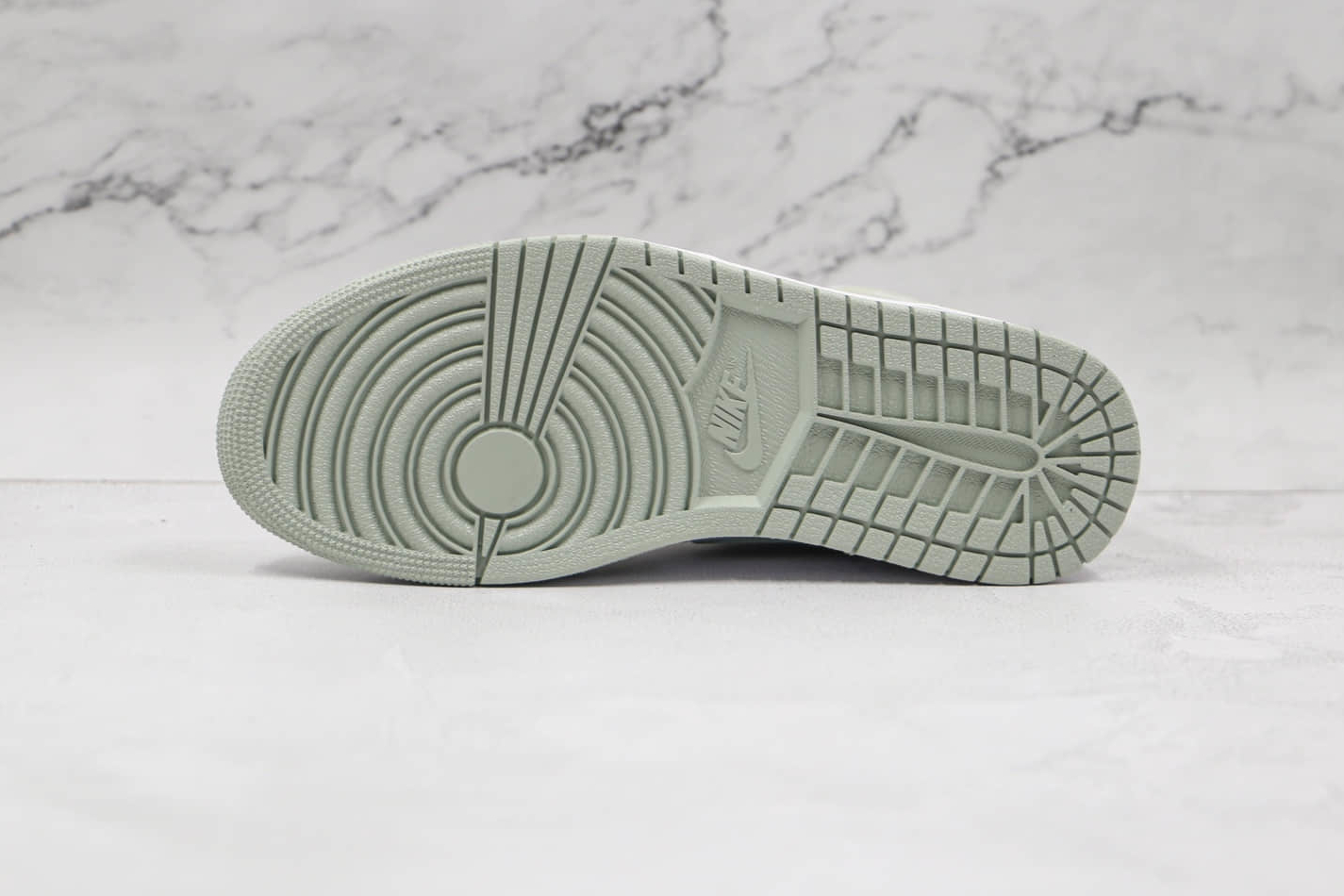 Air Jordan 1 Retro High OG 'Seafoam' CD0461-002 - Stylish and Trendy Sneakers Air Jordan 1 Retro High OG 'Seafoam' CD0461-002 - Stylish and Trendy Sneakers