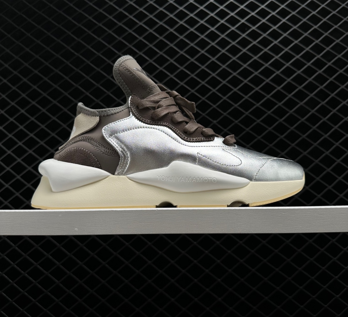 Adidas Y-3 Kaiwa 'Silver Metallic White' HQ3672 - Sleek Style and Supreme Craftsmanship