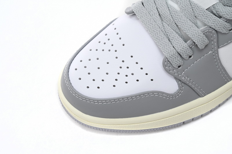 Air Jordan 1 Low 'Vintage Grey' - Iconic Sneakers for Stylish Comfort Air Jordan 1 Low 'Vintage Grey' - Iconic Sneakers for Stylish Comfort