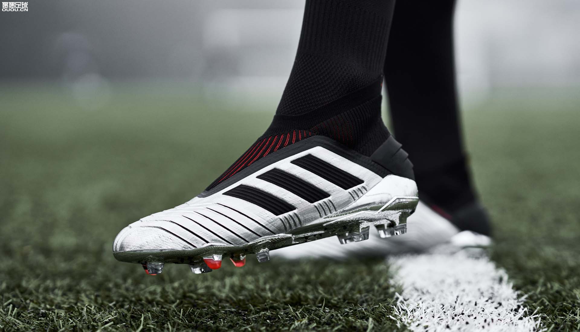 Adidas Predator 19+ FG Silver Metallic F35611 - Top Performance Football Boots Adidas Predator 19+ FG Silver Metallic F35611 - Top Performance Football Boots