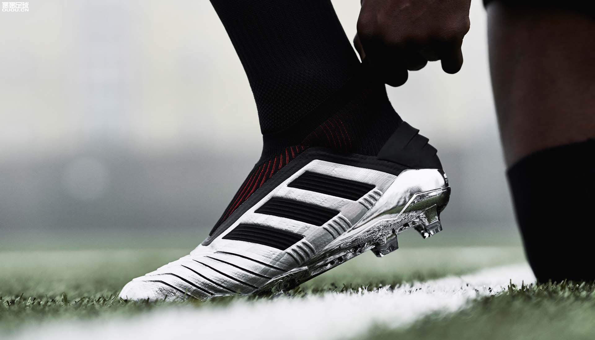 Adidas Predator 19+ FG Silver Metallic F35611 - Top Performance Football Boots Adidas Predator 19+ FG Silver Metallic F35611 - Top Performance Football Boots