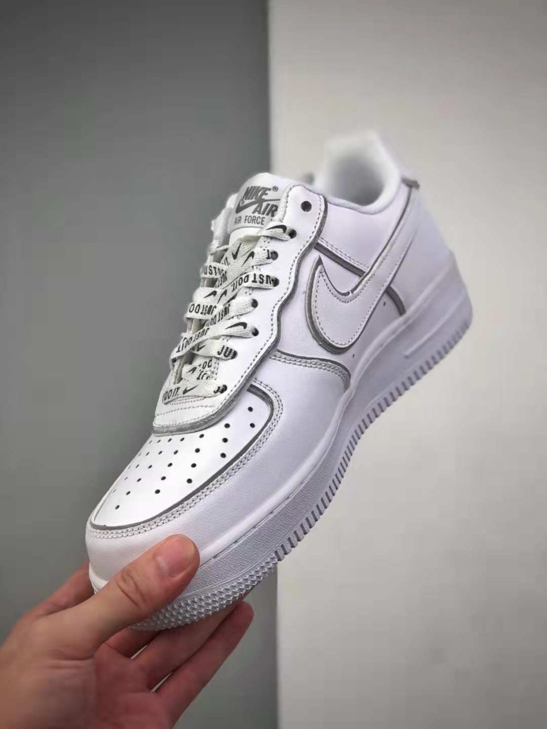 Nike Air Force 1 Low Stussy White Silver Reflective BQ6246-019 - Stylish and Reflective Sneakers for Unparalleled Style and Durability