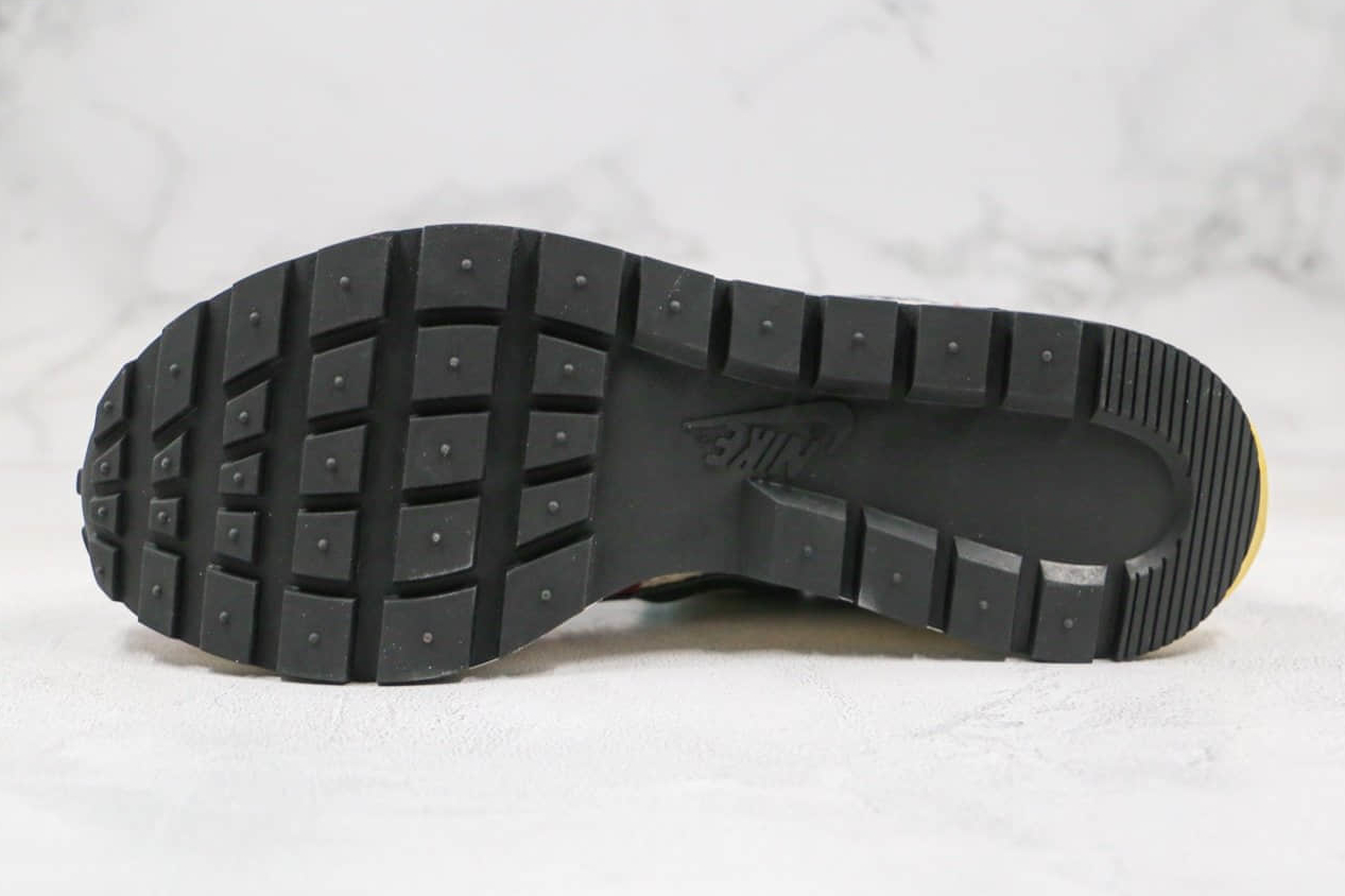 Nike Sacai x VaporWaffle SP 'Villain Red' DD3035-200 – Exclusive Sneaker Collaboration