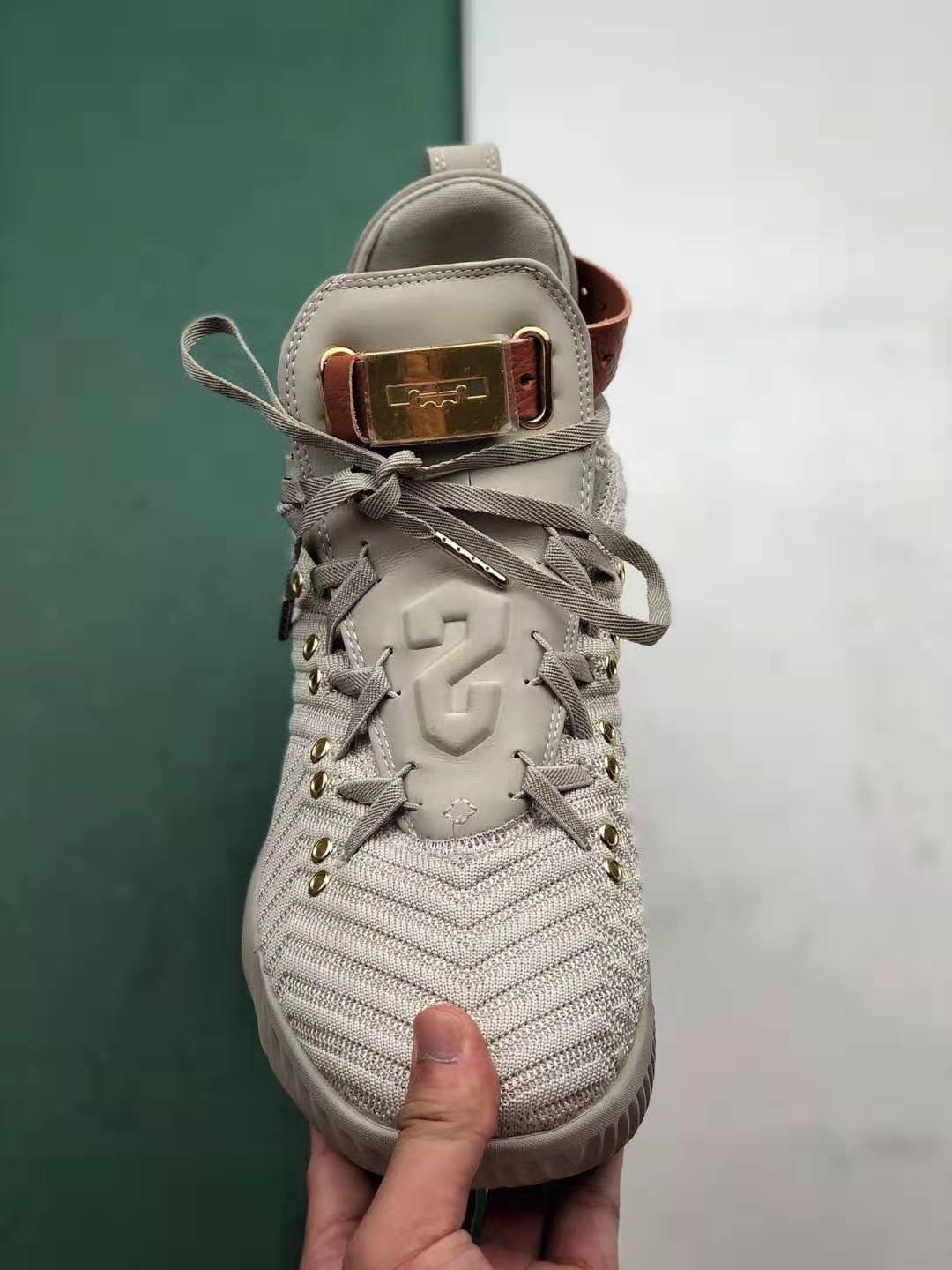 Nike Lebron 16 LMTD Harlems Fashion Row BQ6583-100 - Premium Basketball Shoes Nike Lebron 16 LMTD Harlems Fashion Row BQ6583-100 - Premium Basketball Shoes