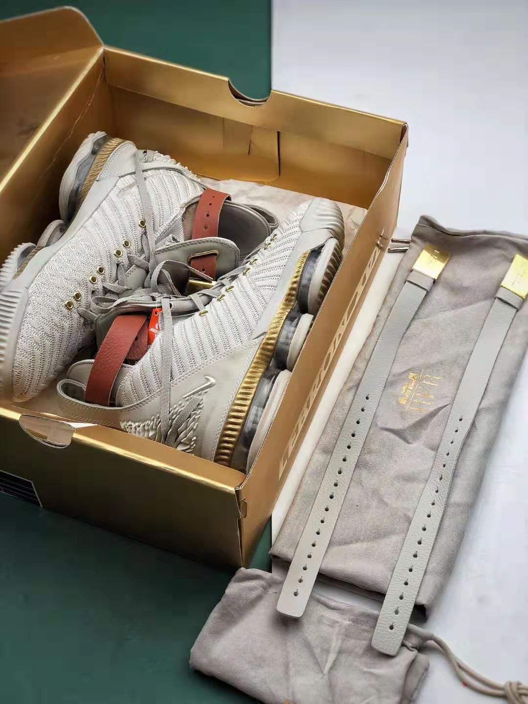 Nike Lebron 16 LMTD Harlems Fashion Row BQ6583-100 - Premium Basketball Shoes Nike Lebron 16 LMTD Harlems Fashion Row BQ6583-100 - Premium Basketball Shoes